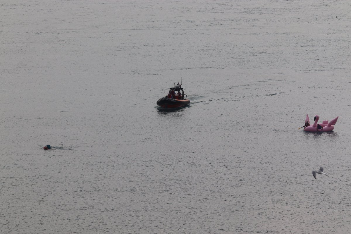 CoastGuardCAN's tweet image. #BravoZulu to our #SearchAndRescue team who, along with @Transport_gc @RCMPONT @CanBorder @CCGACA @SarniaPolice @OPP_WR @SarniaFire @PointEdwardFire @USCGGreatLakes worked to ensure public safety throughout the #FloatDown on the #StClairRiver.