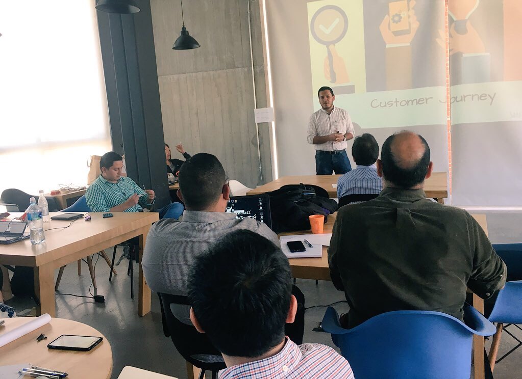 IMPAQTOec's tweet image. Día 4 de #IMPAQTOLabTECH con @scmotion y Customer Journey