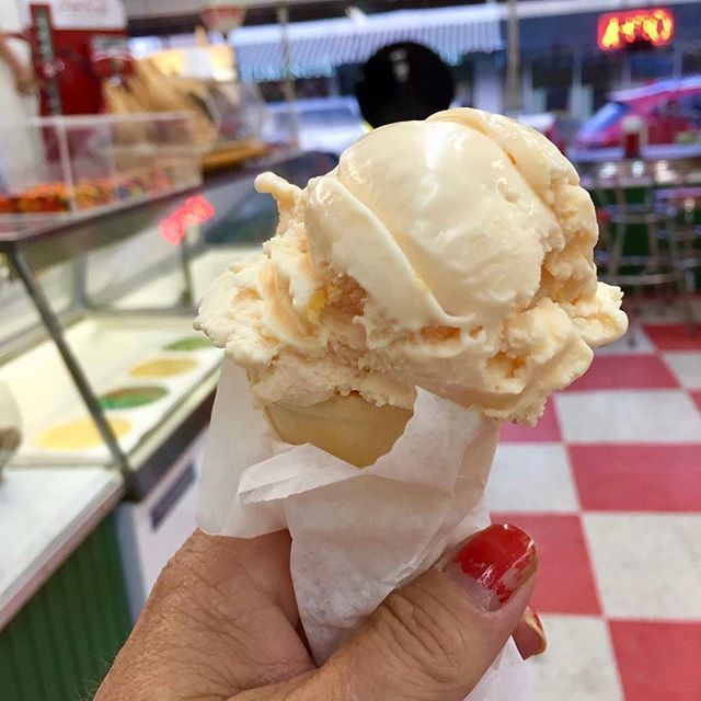 VisitBrysonCity's tweet photo. Peach Ice Cream from @sodapopsicecreamparlor is yummy! π π¦
#sodapopsicecream #eatmoreicecream #peachicecream #mayfieldscoop #mayfieldcreamery #tastebrysoncity #brysoncity #icecream π· by Lisa Melton https://t.co/3oECZrzIbZ https://t.co/p5mkLyyhTO