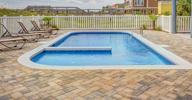 Why August Is the Best Month for Home Repair Projects | Homes.com homes.com/blog/2018/08/w…