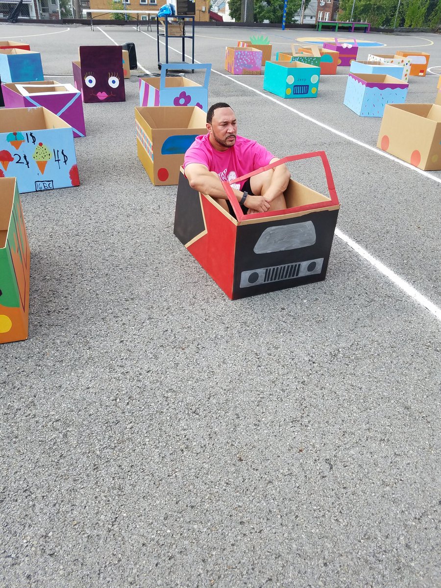 CharlieBatch16's tweet photo. I got here early so I could select the best seat. 
I sure hope the kids don't kick me out of my truck before the movie starts 😁😎 https://t.co/jWhqFFW1VH