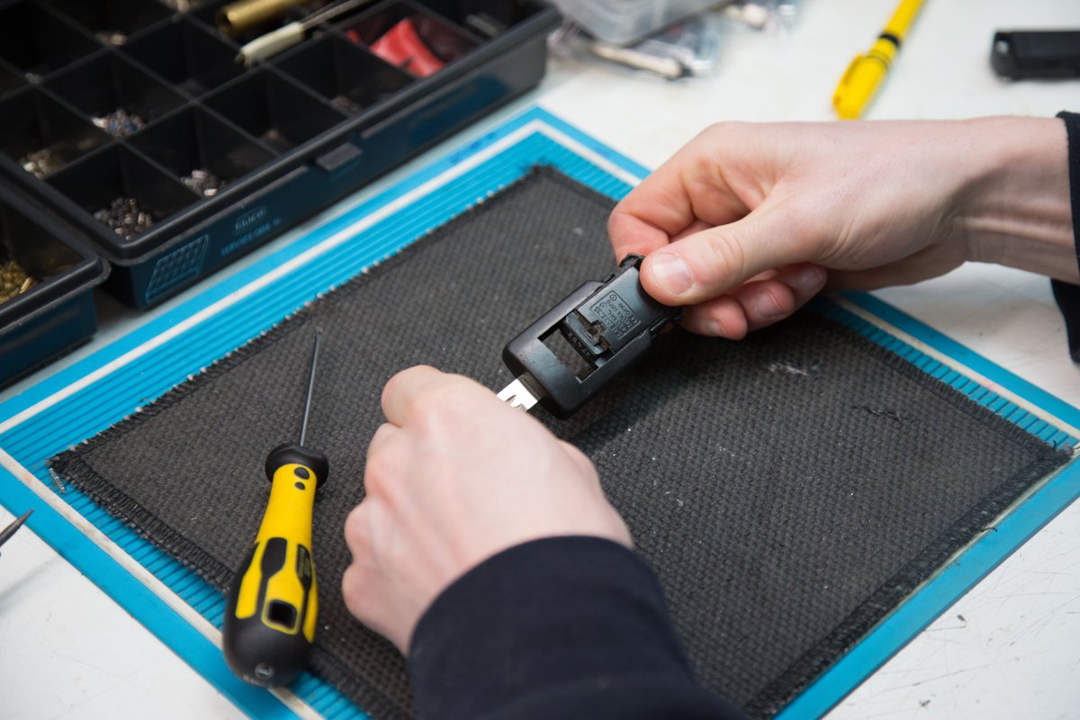 Van drivers - are your keys looking worse for wear? Are you having trouble getting in and out with your fob. No problem, we can now fix your keys or fob in an hour so you don’t lose any work or time. Call us on 01704 545400.