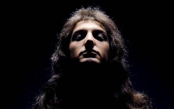Happy 67th birthday John Deacon of Queen! 