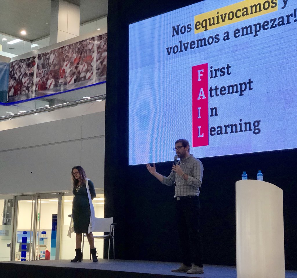 Laboratoriala's tweet photo. Hoy estuvimos en el @BBVAContinental apoyando su Management Program con una charla sobre cómo adoptar el mindset para ganar en la nueva era digital. #minsetdigital #laboratoria https://t.co/mDRp4QC0as