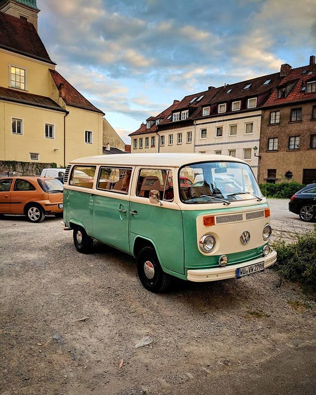 stab_wu's tweet photo. VW T2😍
🔻
#VW #vwt2 #vwbulli #bulli #volkswagen #oldtimer #classiccar #oldschool #retro #germancars #vintagecar #vintage #TEAMPIXEL #br_franken #wuerzburg_de #wuerzburglieben #würzburg #Wuerzburg #t2 #car #van #auto #bus #vwbus #grünweiß #traumauto #b… https://t.co/bUk8ifUQhx https://t.co/yuV29ZCwrd