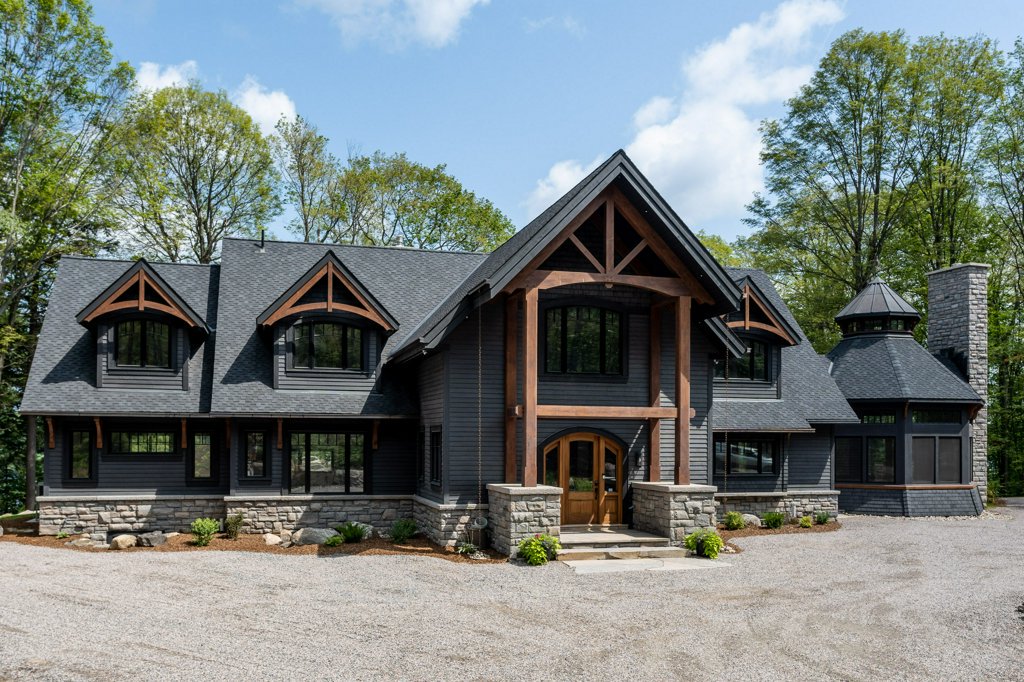 go_iguide's tweet photo. The best of Muskoka, Ontario. Spectacular 9,000 sq. ft Estate sized custom built cottage with over 11+ acres of area to make it your family compound. https://t.co/XqqgpPIy1e … . #iguide #realestate #virtualtour #planitar #measurements https://t.co/1k1h5NrBBn