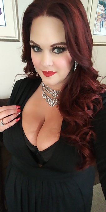 If you got to plan a Dream Date with me..what would be doing? https://t.co/kpRiWebrnU