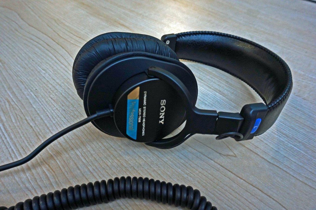 SonyProUSA's tweet photo. Sony's MDR-7500 Series Pro Headphones are a staple of broadcast &amp; recording studios https://t.co/4NoNk3btLh #MDR7506 #SonyProAudio https://t.co/qDecPA214Z
