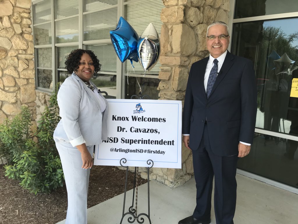RoseRravin's tweet photo. Veda Knox was excited to have a campus visit today from the one and only Dr. Marcelo Cavazos!  Thanks Dr. Cavazos for spending time with our VK Bluejays! #firstday  #WherePotentialGetsReal https://t.co/PMSOACpaO4
