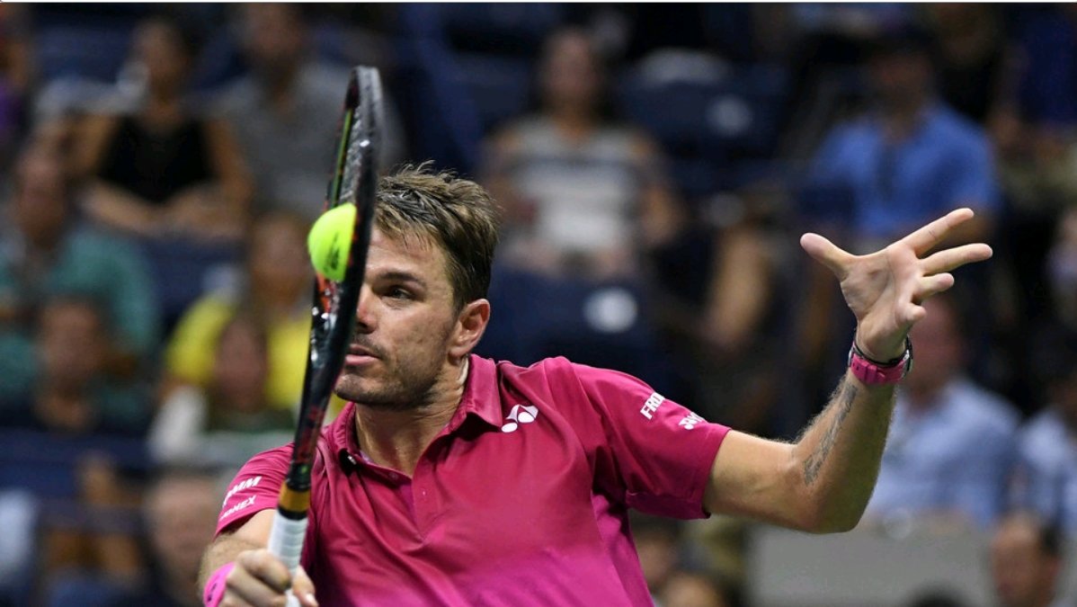 chda7777's tweet photo. What an absolutely marvellous photo! The ball looks like it's been cut in half 👌 #GreatCatch #GreatPic #BestBackhandEver #Wawrinka #USOPEN2016 #USOpen (pic via @usopen app) https://t.co/dLPdUqAYqk