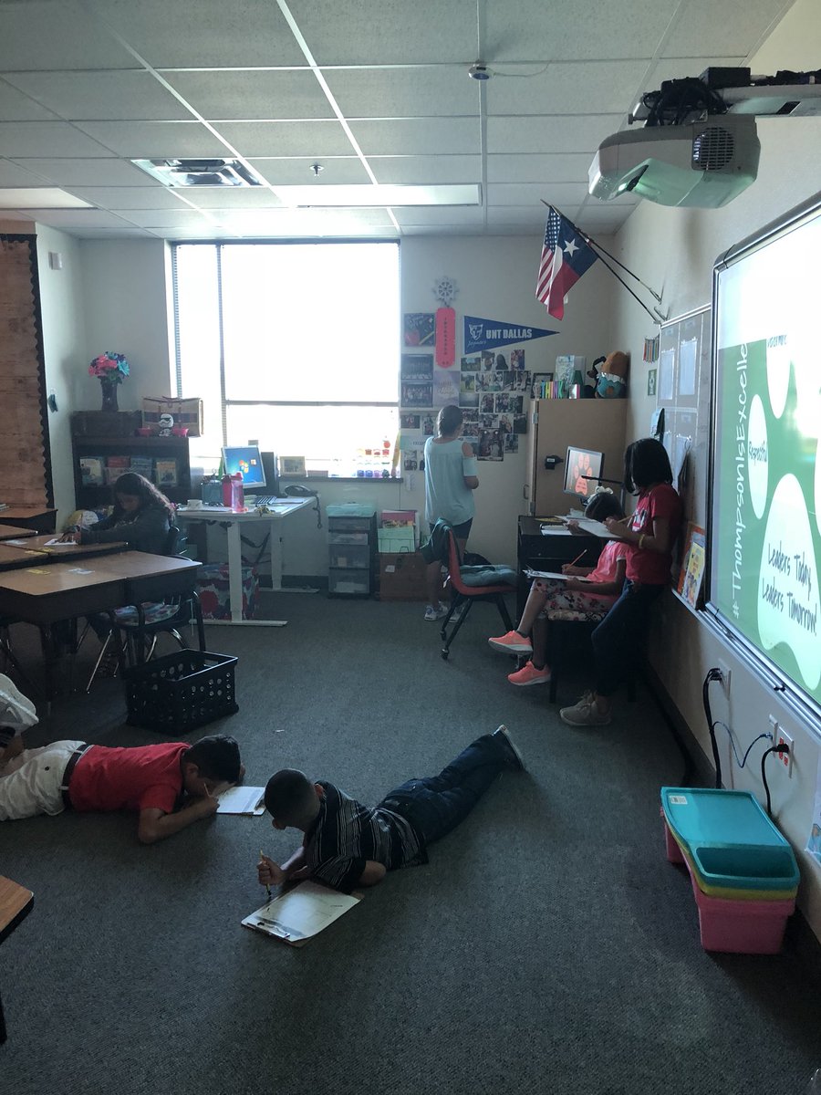 ReinaRenteriaT's tweet image. The beginning of our new adventure! #Investigatetheteacherchallenge #ThompsonIsExcellence #CFBfirstday