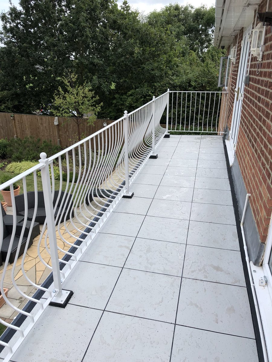 collierroofing1's tweet photo. Nice fleet pmma balcony transformationππ . Finished with powder coated Spanish-style railings. Lovely job #fleetpmma #fleet30 #pmma #Balconyrefurbishment https://t.co/dagKtVU7Zy
