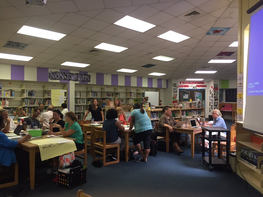KellyCarterAP's tweet photo. @IllustrateMath WCS middle school math teachers learning together 😊 https://t.co/6TXfXFs1Od