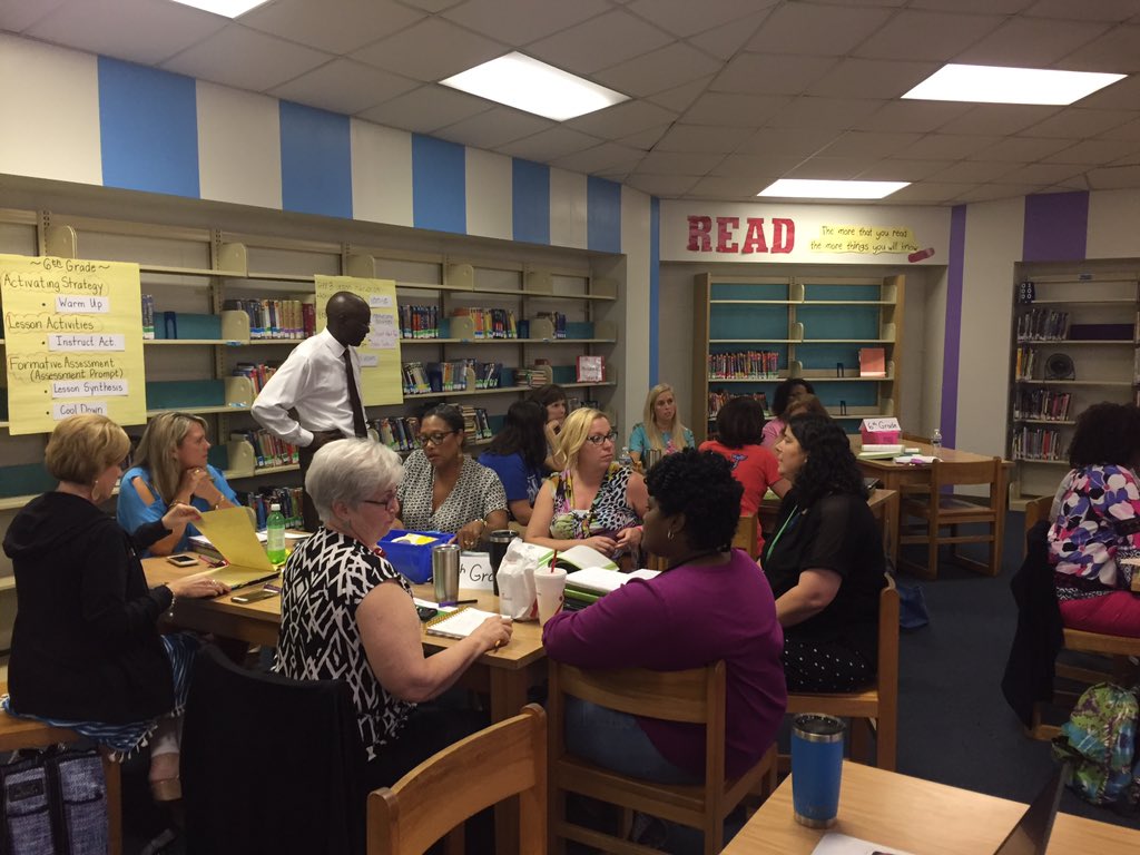 KellyCarterAP's tweet photo. @IllustrateMath WCS middle school math teachers learning together 😊 https://t.co/6TXfXFs1Od
