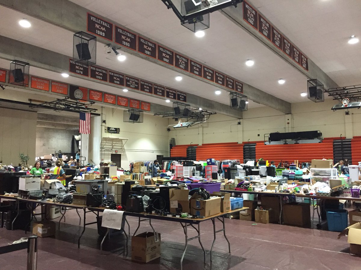 GoodbyeGoodbuy's tweet photo. Clark Gym is shaping up for a great sale! No matter what you’re buying, we only accept cash and Tiger Bucks as payment. Doors open at 10 am.

Sign up to volunteer with us: https://t.co/9kKL3qCM1f https://t.co/sWqltyYZ4Y