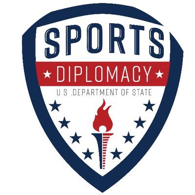 CAOTradecraft's tweet photo. Great to welcome amazing athlete @JoannaLohman -@SportsDiplomacy envoy- back to our class to discuss the power of sports to build bridges &amp; increase dialogue on social justice issues #sportsdiplomacy #PY140 @FSIatState @WashSpirit https://t.co/3xT1nGqNWH