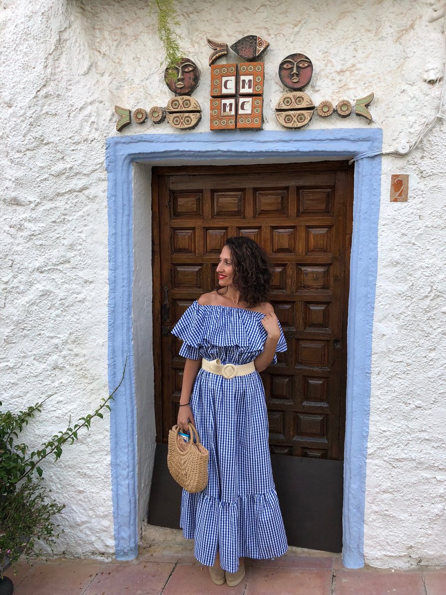 soypaulavelasco's tweet photo. Mis pretties! Disfrutando de nuestra escapadita veraniega 😍😍😍 By ⁦@zaful_official⁩ ⁦@MerkalCalzados⁩ ⁦@stradivarius⁩ #fashionblogger #maxidress #mimbre #vichi #offshoulders #lowcost #sitiosconencanto https://t.co/2Hj9uUck07