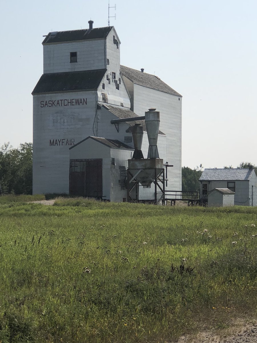 4sunsAg's tweet photo. Always need to so a little drive through when going through #childhood #oldelevators #prettymuchaghosttown https://t.co/YqcsmRjpvy