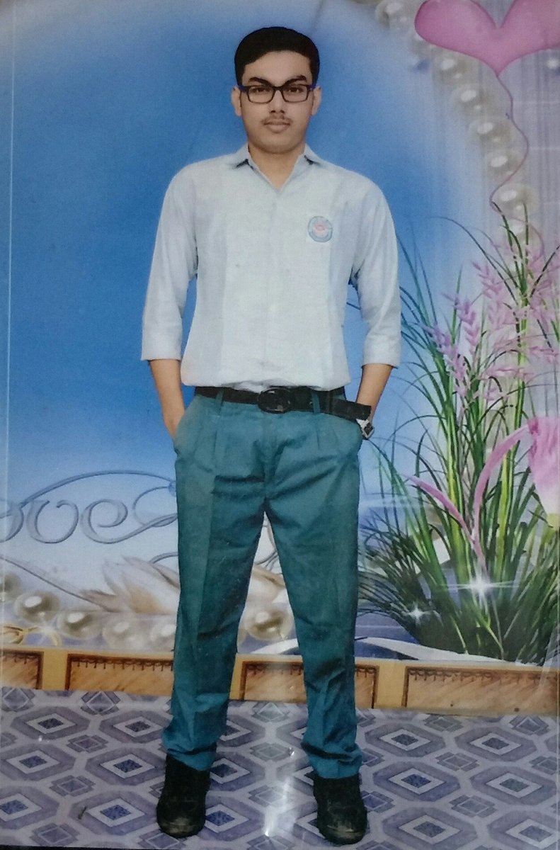 AmitGhosh1997's tweet photo. My School Uniform of KANCHRAPARA HARNETT HIGH SCHOOL. https://t.co/RBDZdffNcB