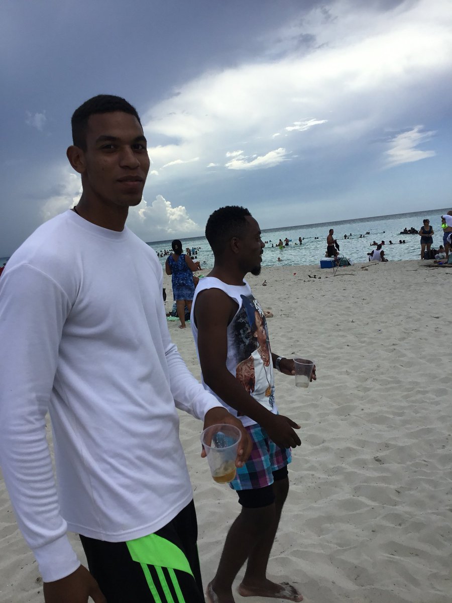 Cuthbert_Mario's tweet image. Summer  @varadero