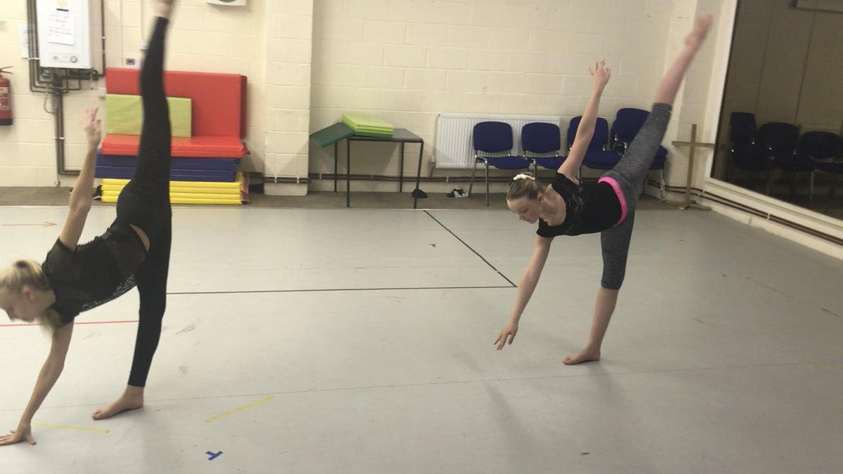 stagescreenUK's tweet photo. Amazing first day of Summer Intensive!! https://t.co/LieorSml3p