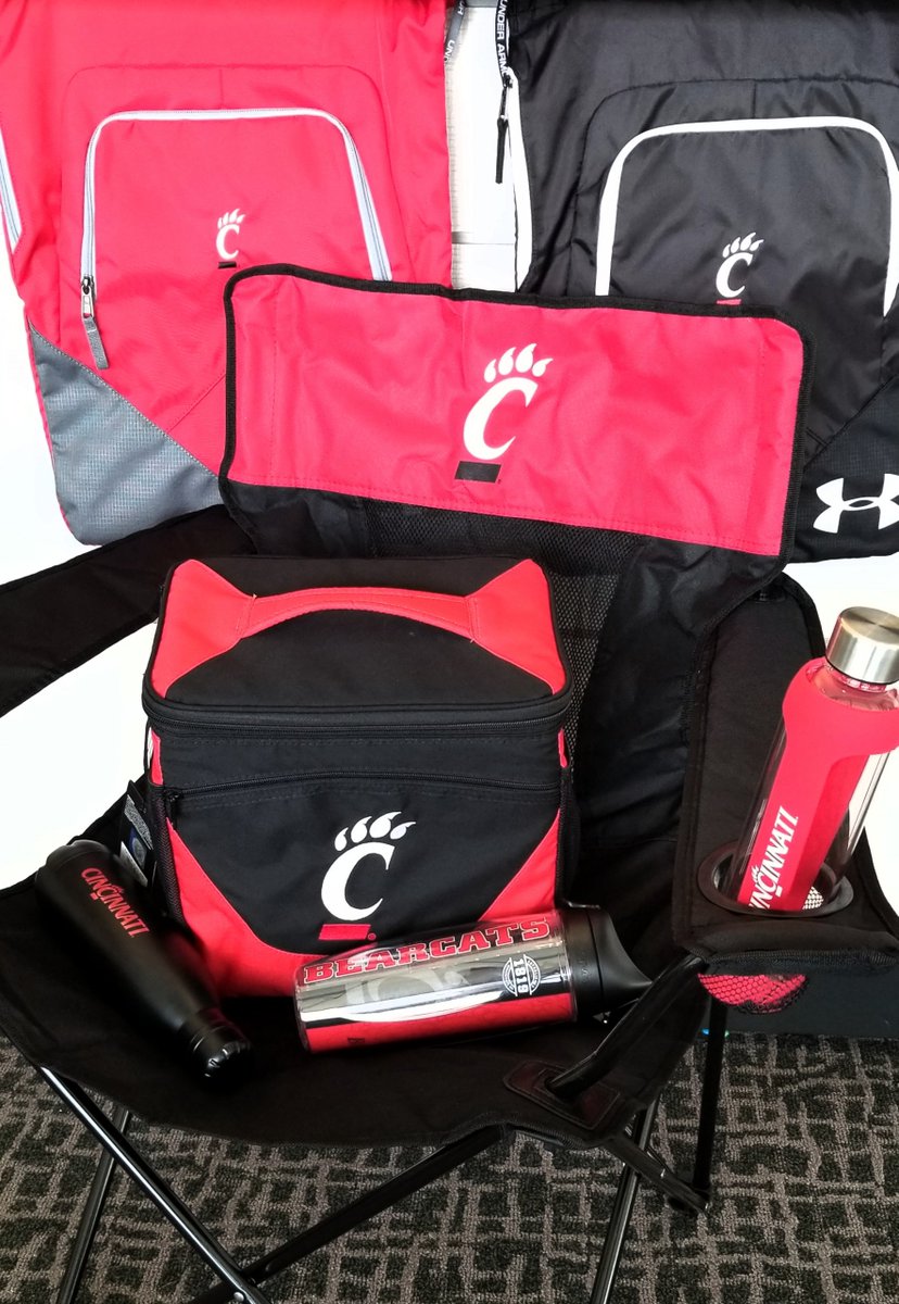 ucbursar's tweet photo. The Bursar is super hyped for Fall term to start! We don't want to be the only ones, so we're giving away #UCswag to 3 lucky winners every Friday in August! Follow @UCBursar, RT AND tag a fellow Bearcat your hyped to start the term with. #BursarHype T&amp;CS: https://t.co/0FZPEVN3Ci https://t.co/APtDoacsJX