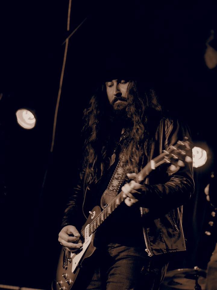 Lovely shots by Re Gina from last night’s show with Du Bellows. Check out the full album here: facebook.com/10000296534377… <a href="/HalfmoonPutney/">The Half Moon Putney</a> <a href="/DuBellows/">Du Bellows</a>