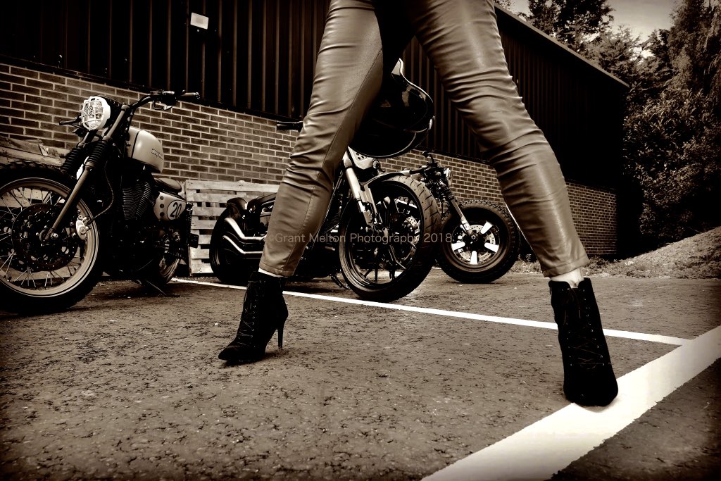 meltong1962's tweet photo. #grantmeltonphotography #bikerchick #chick #bike #harleydavison #shawsharleydavidson #shoot #blackndwhite #julieedwards fellow photographer https://t.co/Tp1bj63Iu2