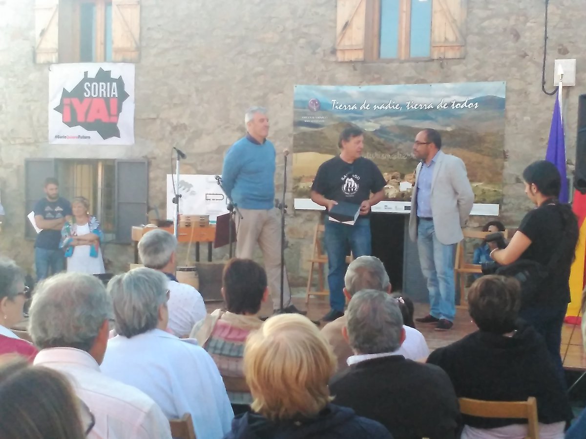Sonia Moya Vázquez (@soniamoyav) on Twitter photo La noche queda para quien es decía Llamazares en La lluvia amarilla. La herrumbre, el musgo y las zarzas no han podido con #Sarnago gracias a la asociación de amigos de Sarnago, felicidades por el premio Colodra que os ha concedido la <a href="/dipsoria/">Diputación de Soria</a> seguid con vuestro sueño La noche queda para quien es decía Llamazares en La lluvia amarilla. La herrumbre, el musgo y las zarzas no han podido con #Sarnago gracias a la asociación de amigos de Sarnago, felicidades por el premio Colodra que os ha concedido la <a href="/dipsoria/">Diputación de Soria</a> seguid con vuestro sueño