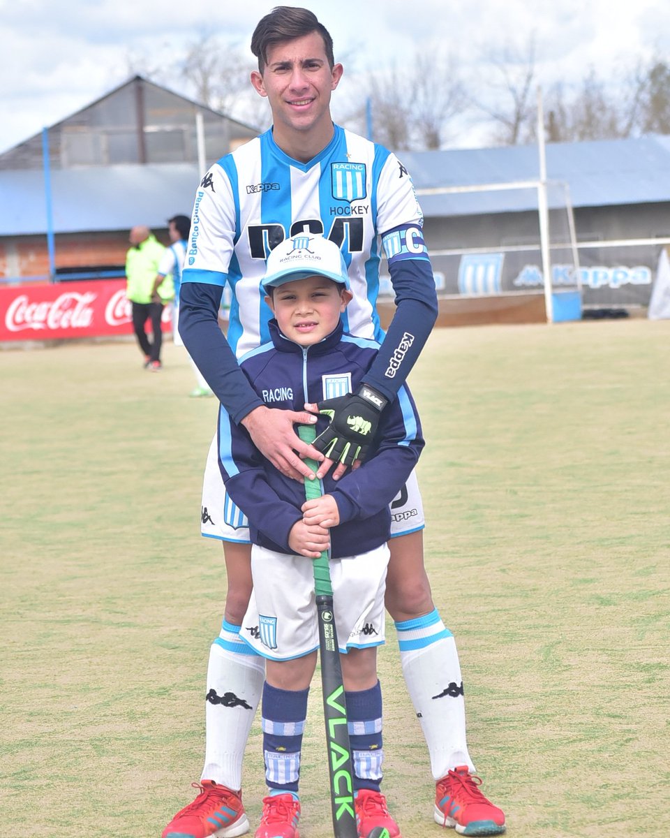 PanozzoMati's tweet photo. Presente y futuro... @RC_Hockeycesped #keeppounding #bestpositive #vlackplayer #sigamoscreciendo https://t.co/a5QHggL4im