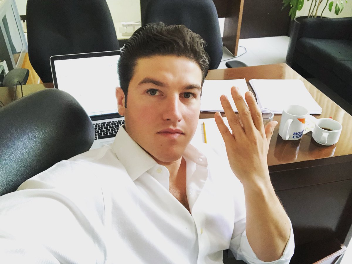 samuel_garcias's tweet photo. Después de leer la sentencia NO ME VOY A PONER NI UNA MARCA, RELOJ, CORBATA, TRAJE, NADA... como señal de inconformidad y hasta en tanto no se corrija esta aberración jurídica. VOY AL SENADO SI O SÍ una puesta de camisa de México o de Tigres no me lo va a impedir https://t.co/RxnyXyRP26