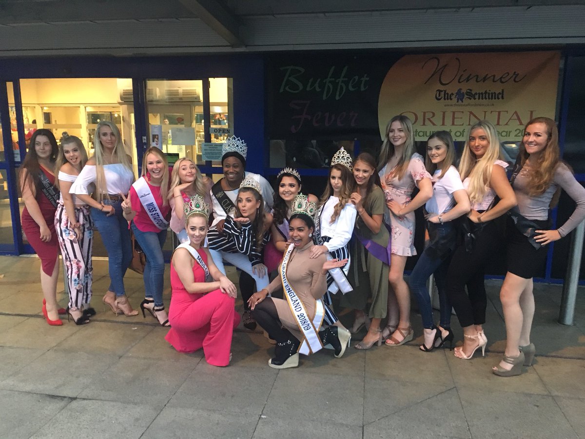 Just a few of our crazy class of 2018tonight supporting <a href="/heatherjordanx/">Heather Jordan</a> charity event !! Fab night 👸👸🏻👸🏾💕💕