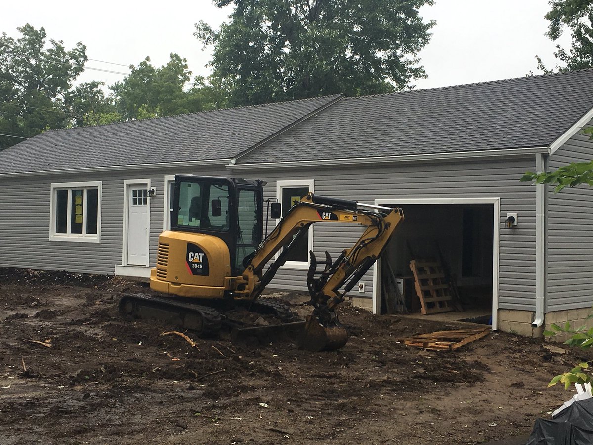 ChadVonAhnen's tweet photo. Checking out some of the great work happening at @FriendsOfJCDS homes! @JoCoJCDS https://t.co/Dw68Bc15lw