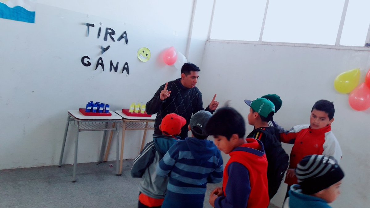 RominaMAguirre's tweet photo. #EscuelasAbiertas 🎊Festejando y dando lo mejor✨ para los niños👫 de la Escuela Fe y Alegría en el Día del Niño❤ @matiaszaki16 @pabloismael2512 @aniberruezo @AmuraClaudia @patriciapinasco @fguillesaavedra @GobiernoSalta @fabiolamerc1410 https://t.co/mgJXMRVQVc