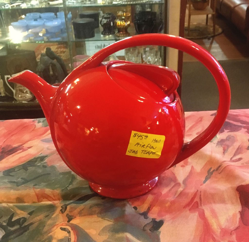 Now this is a conversation starter! Cool teapot!! 

#Teapot #Teatime #Brattleboro #MainStreet #ShopLocal #SupportSmallBusiness #SmallBusiness #WomanOwned