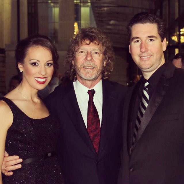 DarinandBrookeA's tweet photo. Innovation is Creativity with a Job to do=“The” Sam Bush🎶🤯🧐 #amazingartist #musicalmaster #friend #inspiration #mentor https://t.co/OpxdOHhjEV