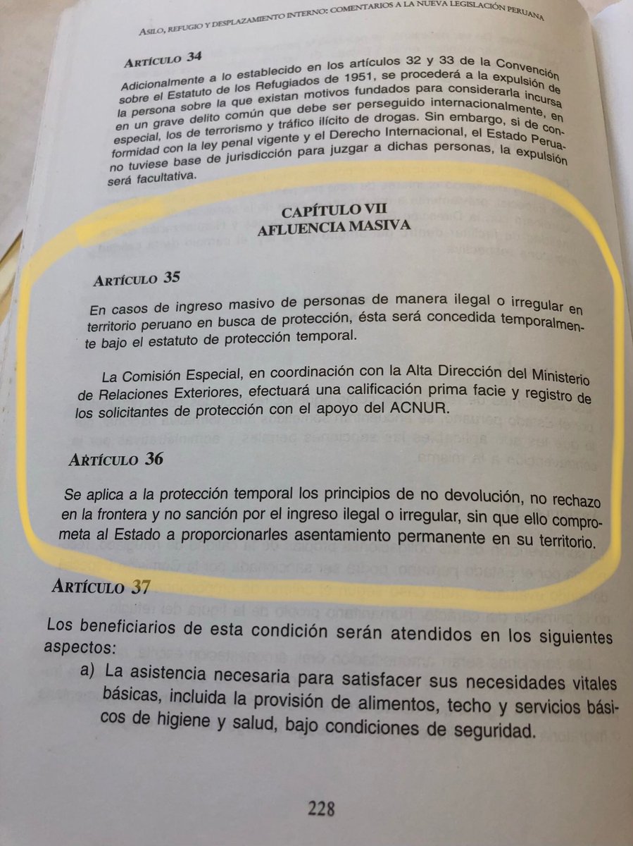 lucianolopez27's tweet photo. Salida legal para venezolanos q’ ingresen al Perú sin pasaporte: acogerse a Reglamento de Ley de Refugiados (DS 119-2003-RE) que permite afluencia masiva. Ellos no viene al Perú porque son turistas, sino en busca de protección. Solidaridad humanitaria. Solidaridad latinoamericana https://t.co/Z6LGtx45rv
