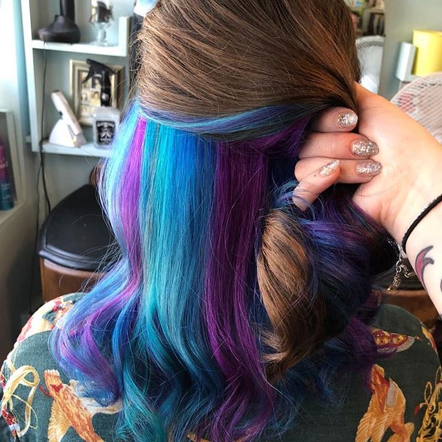 RockalilyLondon's tweet photo. Pop of excitement from @taylormarymua #rockalilycuts #hiddenrainbow #shoreditch #incolourfulcompany #hoxton #londonhair https://t.co/YrPwkdeQzP
