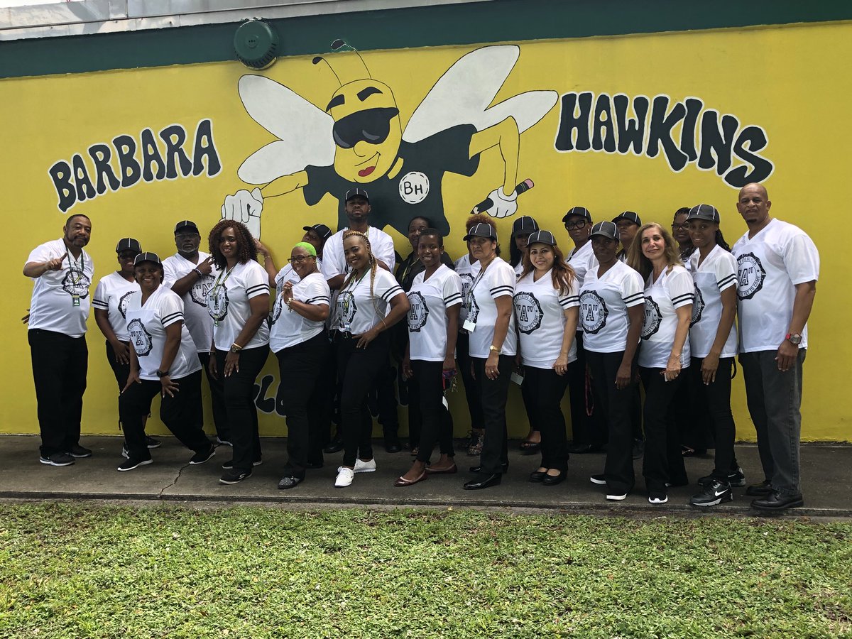 BHEHornets's tweet photo. @BHEHornets @BManStar @JeffRateau1 @CCMSChiefs @KingMapps @elmoivy51 @craze_nluv @305_mrup @Tiff3781 @KingMapps @MDCPSNorth #ADefiningYear:TheBestIsYetToCome #OneTeam #FromDayOne... https://t.co/xOHL5boect