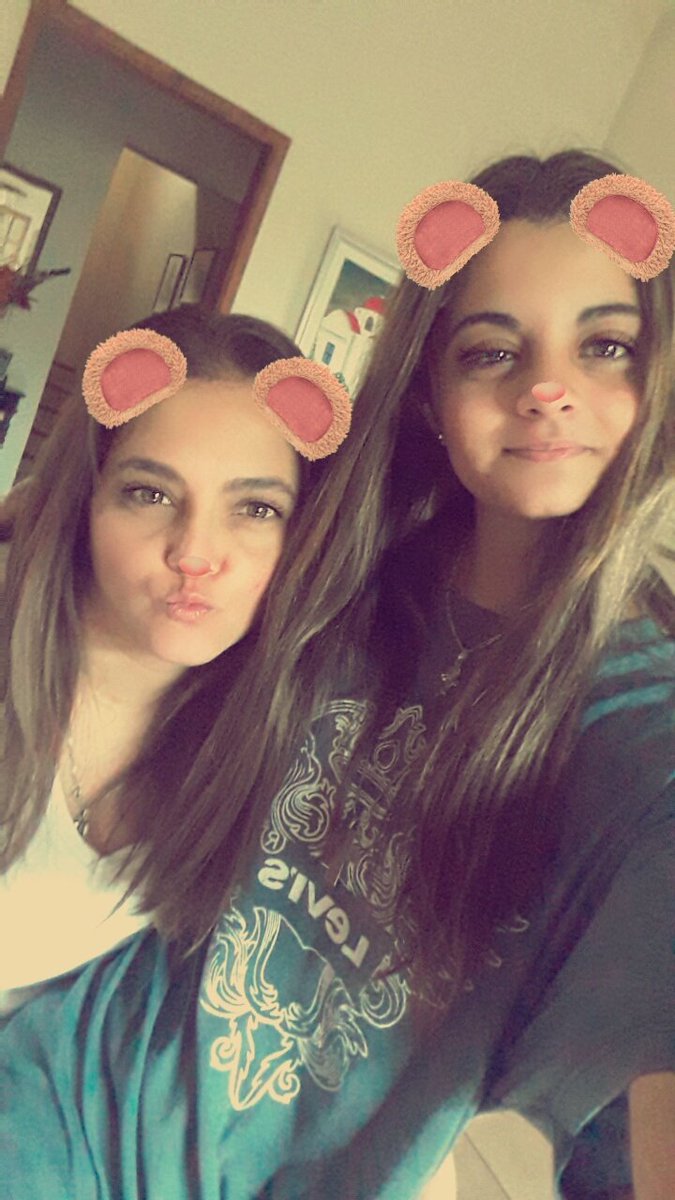 Euge_EGonzalez's tweet photo. Chiquita bella ! Vos sí que sabés sacarme sonrisas. #MissingMode
#NuestrosMomentos. Se extraña cantar con vos.😍🙃 ( Ya paso el día del niño) 🙄😉 https://t.co/8srSCmK4w6
