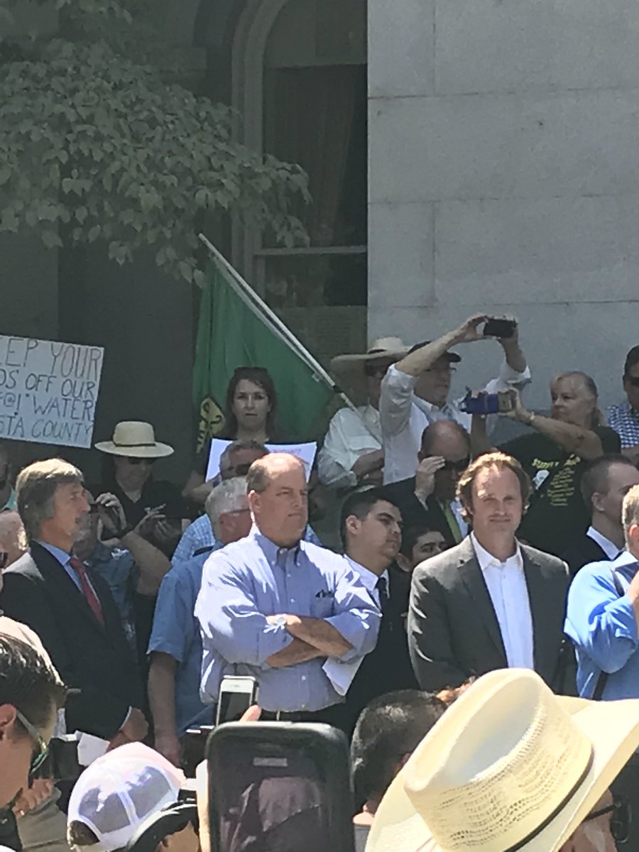 HighLake_Lee's tweet photo. Our venerable congressman @J_GallagherAD3 looking at me standing next to our venerable @cfbf leader @JDJohansson not looking at me standing in front of our venerable @ButteCFB leader @cm_cecil looking at me all while draped in a Stage of Jefferson flag. Brilliant. https://t.co/6sUn7y50jZ