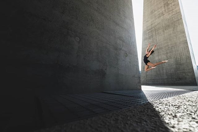 flousentimental's tweet photo. The Young's experiment

#quantum #flousentimental #dancecodex #dance #dancers #danseuse #danseur #danse #portrait #poetry #poem #model #lyon #lyonnais #musee #museum #onlylyon #dancing #contemporain #dansecontemporaine #atom #lyoncity #dance4life #architectural #architecture… https://t.co/2CUTXr2Epg
