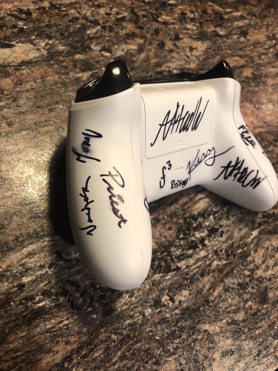 TazHawkinss's tweet photo. Thanks to all the players who came out and made #CODCHAMPS2018 special! https://t.co/0O4C7FV9me