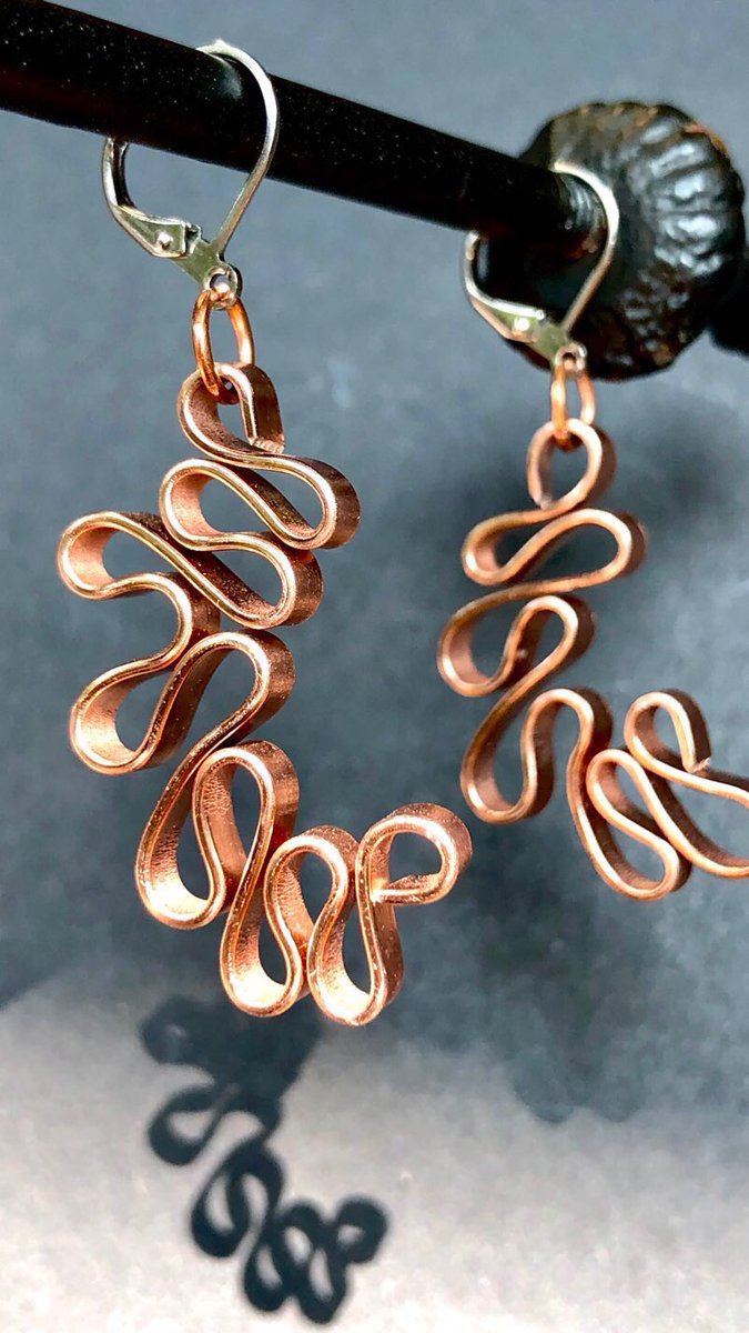 playfulevent's tweet photo. NY people please retweet and come to to #bronxnightmarket Sat. 8/26! Really good cheap food, live music &amp; my wire sculpture and bead jewelry.   #bronxnightmarket #playfulevent #handmade #artisan #jewelry #bronx #marketsofnyc https://t.co/pHw0J2NzvO