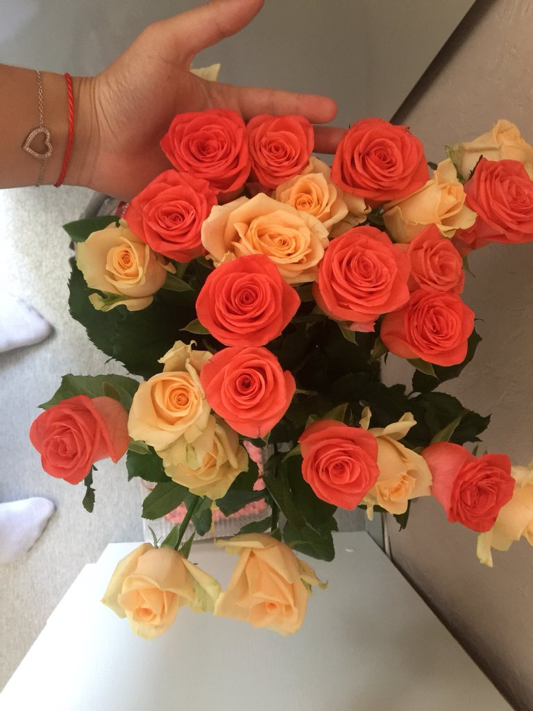 tsittser's tweet photo. 17.08.18 
С Днём Рождения, Бабулю ❤️
И с мамочкой 💕 https://t.co/CLc908dekW