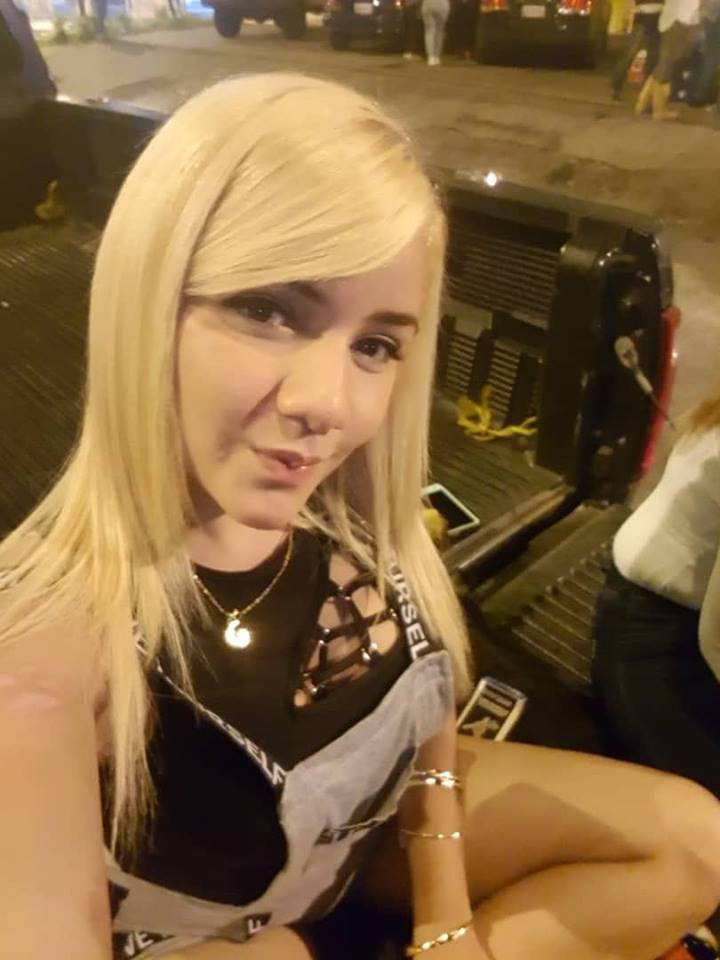 AularJosefa's tweet photo. LINDA<3 https://t.co/oRKcGi3KQI
