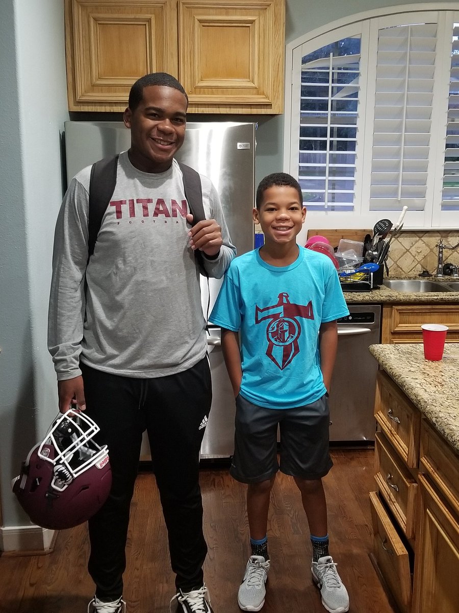 Tremendous first day of school at Legacy The School of Sport Sciences! Great to meet some of the excited students in the halls at <a href="/legacyplayon/">Legacy</a>!