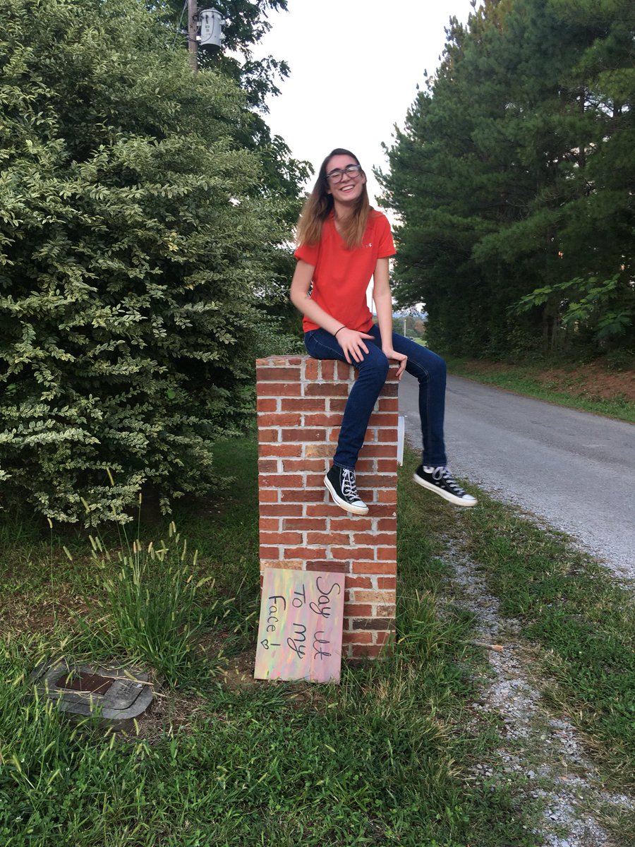bekahjean17's tweet photo. Behind the Scenes of me trying to do the fan pictures for #SITMF 😂💞 https://t.co/e5P6Q06Mag