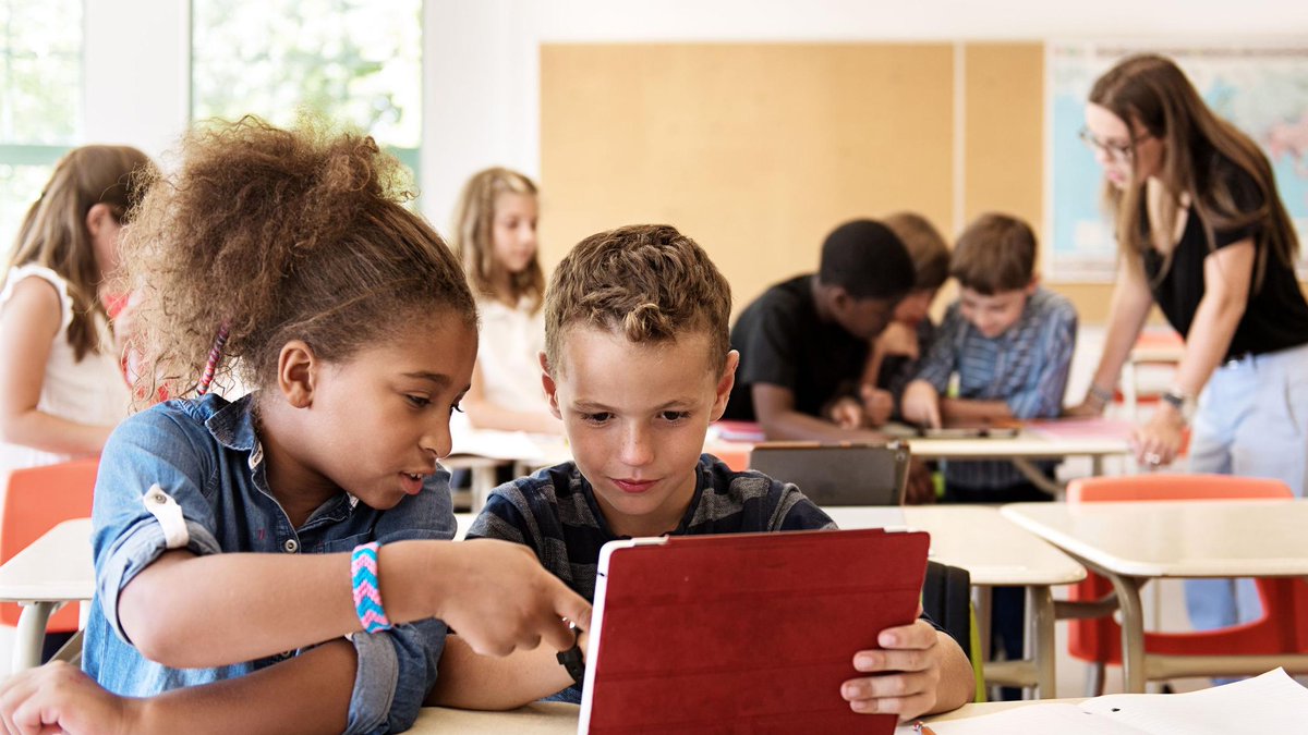 edutopia's tweet photo. As technology becomes ubiquitous in classrooms, it’s critical to ensure that it doesn’t widen equity gaps. What schools can do to ensure they’re serving all students: https://t.co/XJFg5xHWMT https://t.co/u7ieYI7ujO