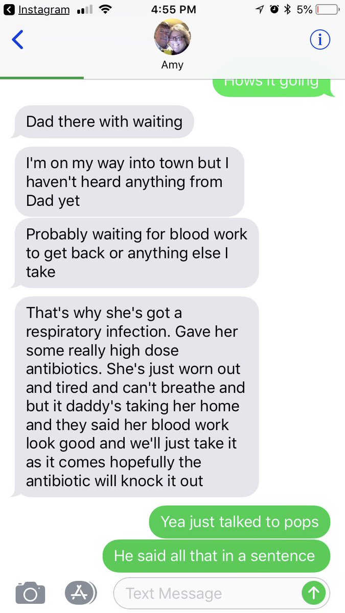 spiggysmalls's tweet photo. So good news my parents pup doesnt have pneumonia... but check out the difference in convos : mom vs dad 😂 #percystrong #momvspops https://t.co/B9AOLKHlA4